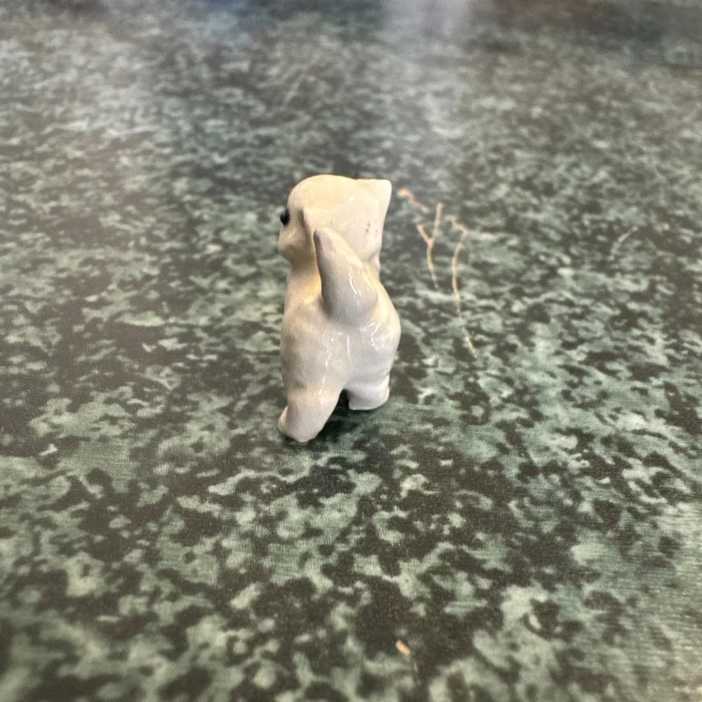 VTG Tiny Hagen Renaker Cat, White Persian Kitten
